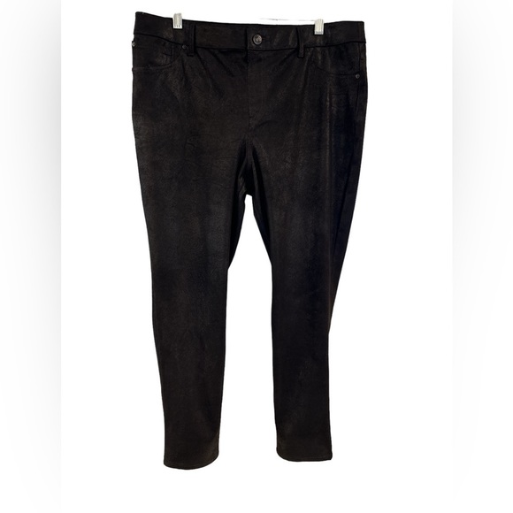 Chico’s Women’s Distressed Suede Jean in Black Size 2P. Like‎ New Condition. - Picture 1 of 3